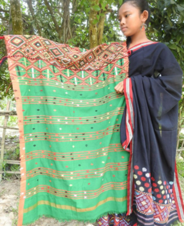 Traditional Attire of the Mising Tribe in Assam Traditional Attire of the Mising Tribe in Assam