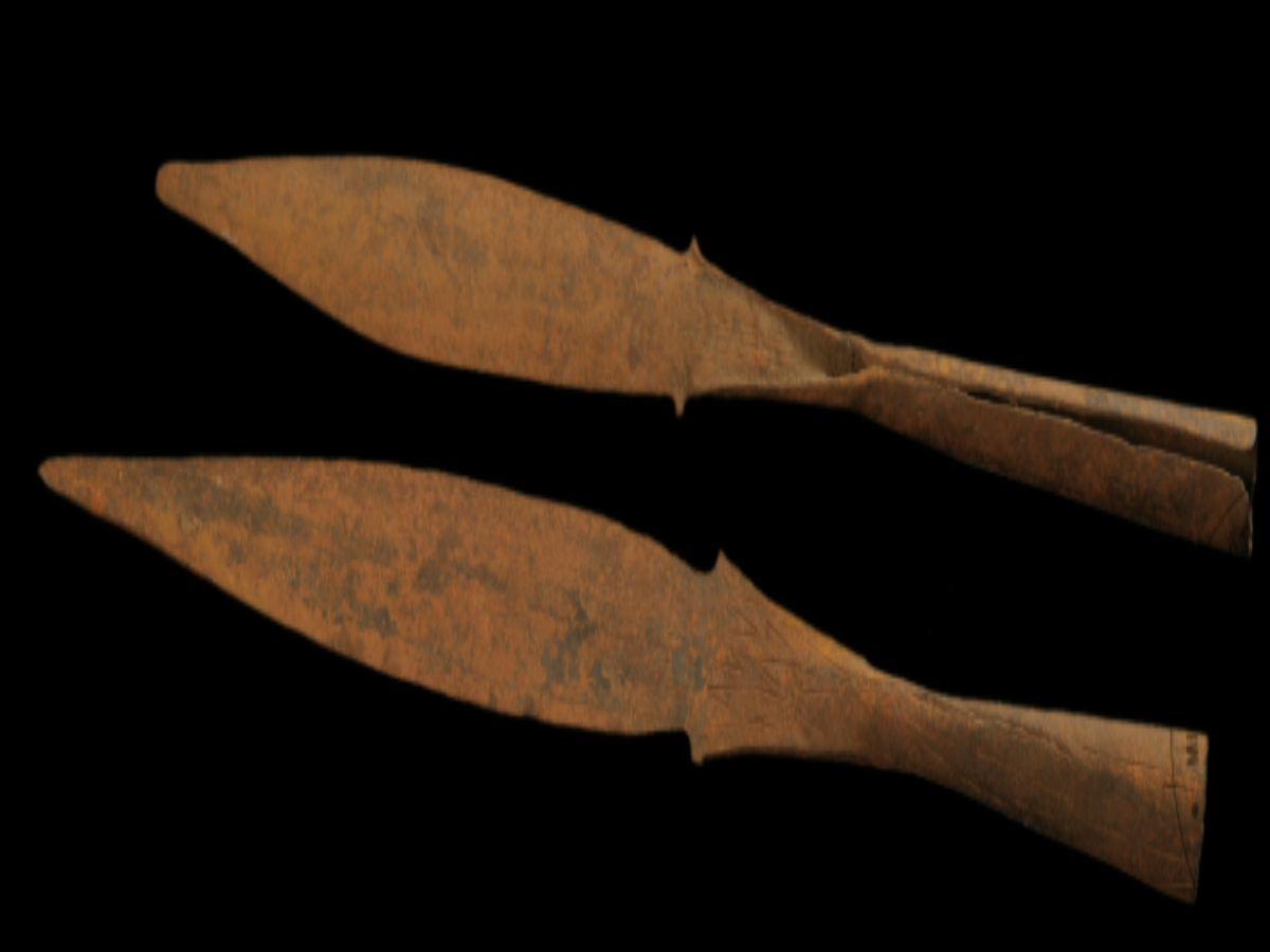 Traditional Spearheads of the Khiamniungan Naga Tribe Traditional Spearheads of the Khiamniungan Naga Tribe