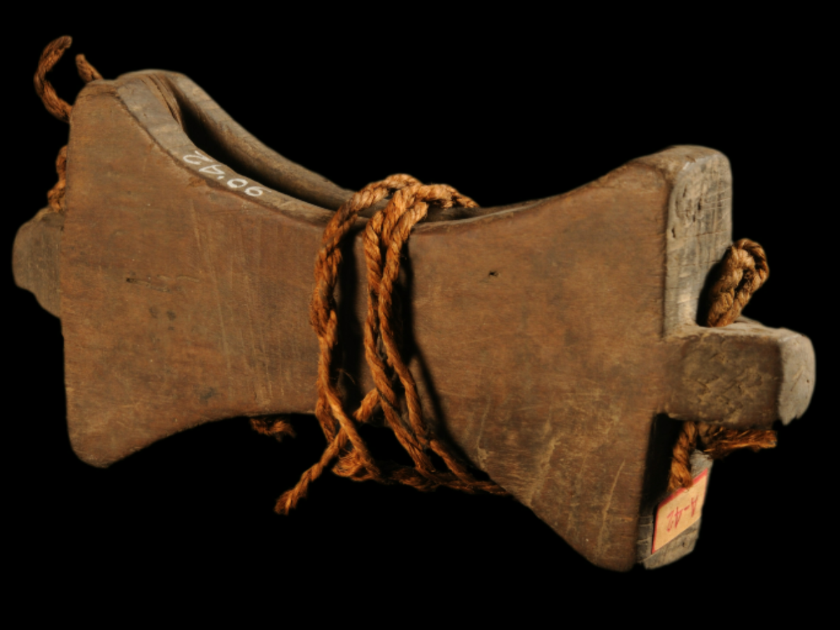 Wooden Dao Holder of the Angami Naga Tribe Wooden Dao Holder of the Angami Naga Tribe