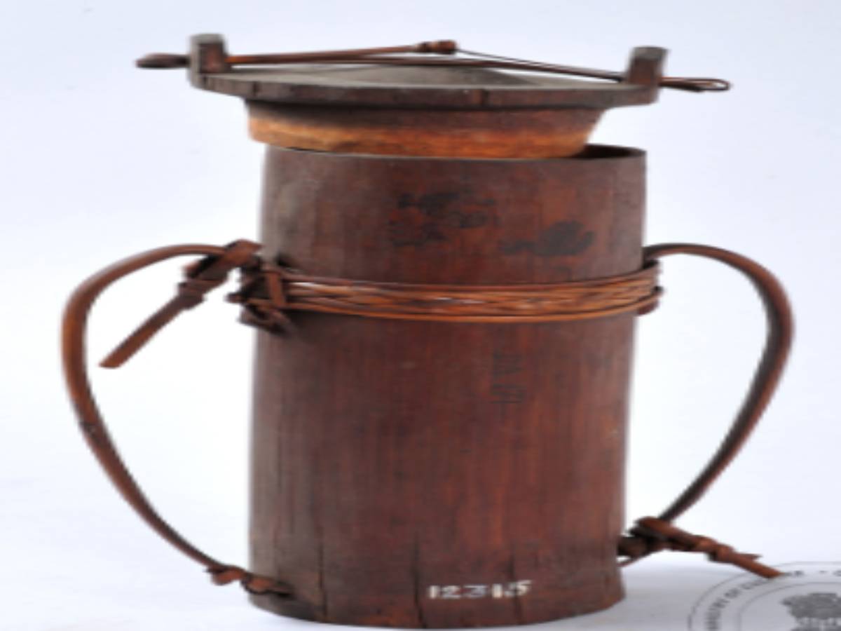 vessel designed with lid vessel designed with lid