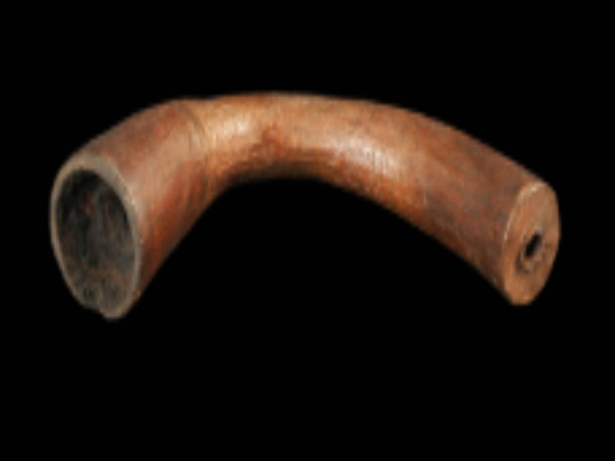 Bended smoking pipe Bended smoking pipe