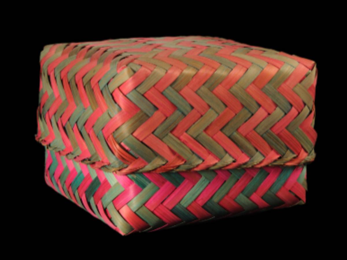 A squarish bamboo box A squarish bamboo box