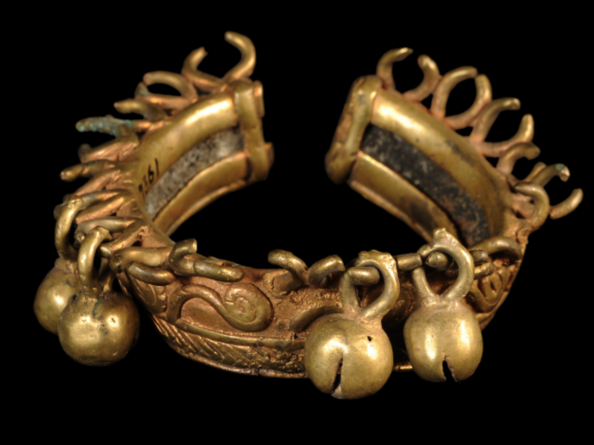 Caggiri: Brass Anklet of the Lambadi Tribe Caggiri: Brass Anklet of the Lambadi Tribe