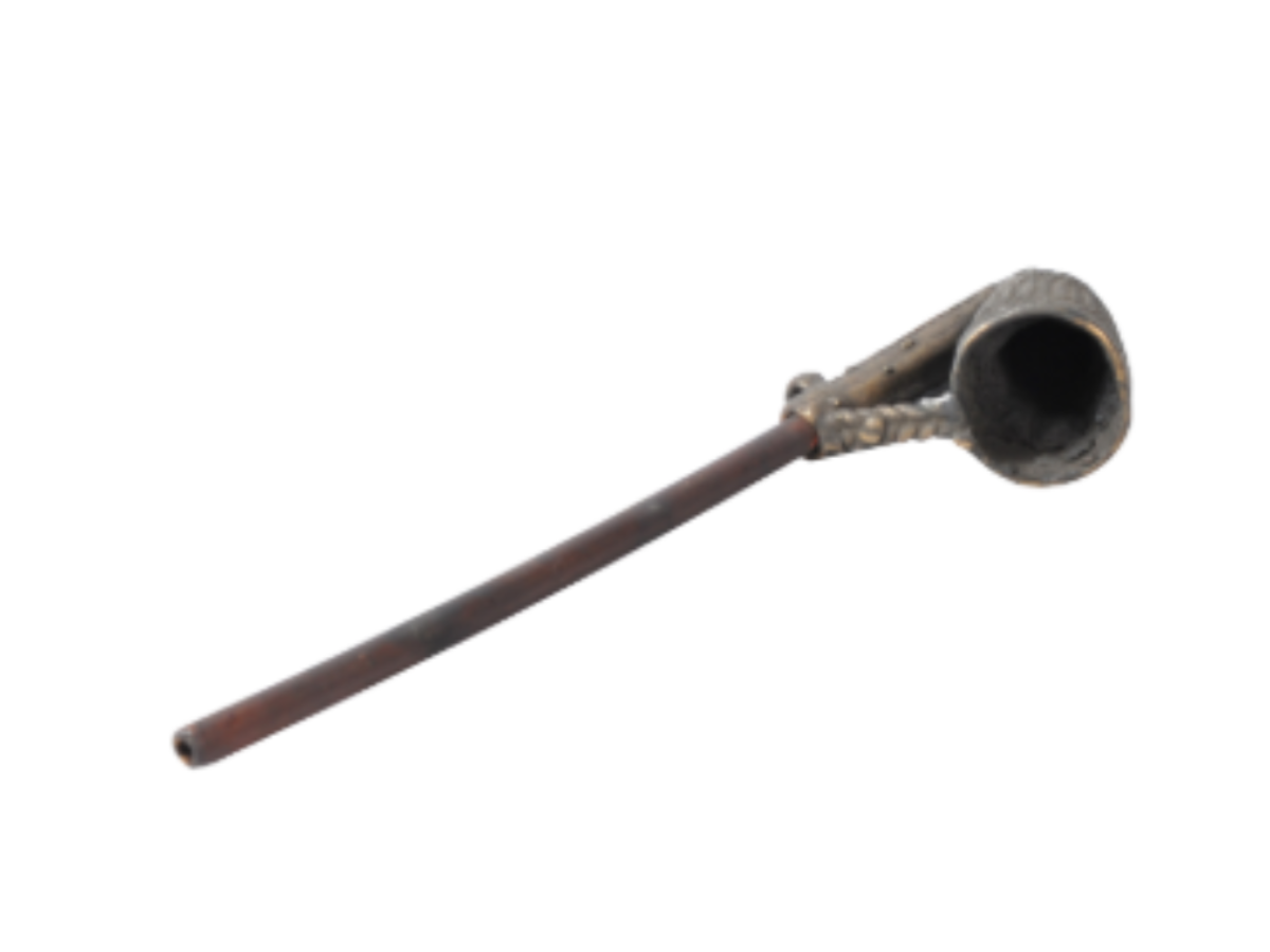 Brass Pipe of the Dafla: Tradition Engraved in Every Puff Brass Pipe of the Dafla: Tradition Engraved in Every Puff