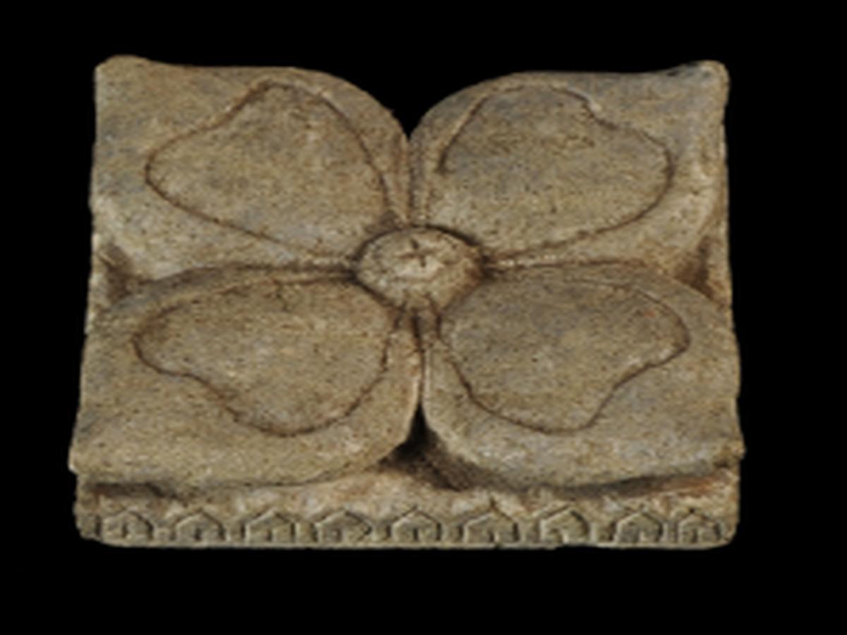 Square-shaped stone paperweight of Santal Tribe Square-shaped stone paperweight of Santal Tribe