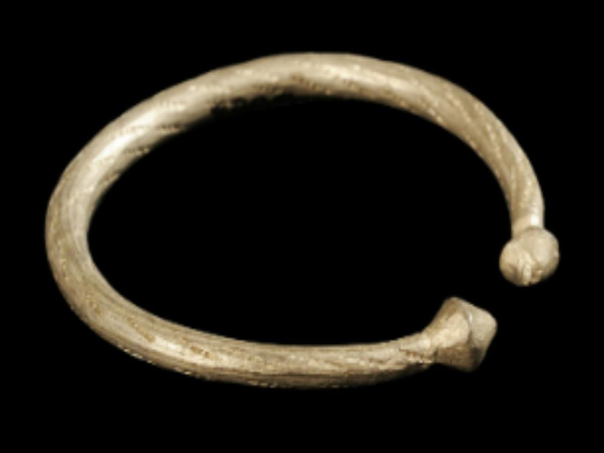 Tudinga: Lead Bangle Tudinga: Lead Bangle