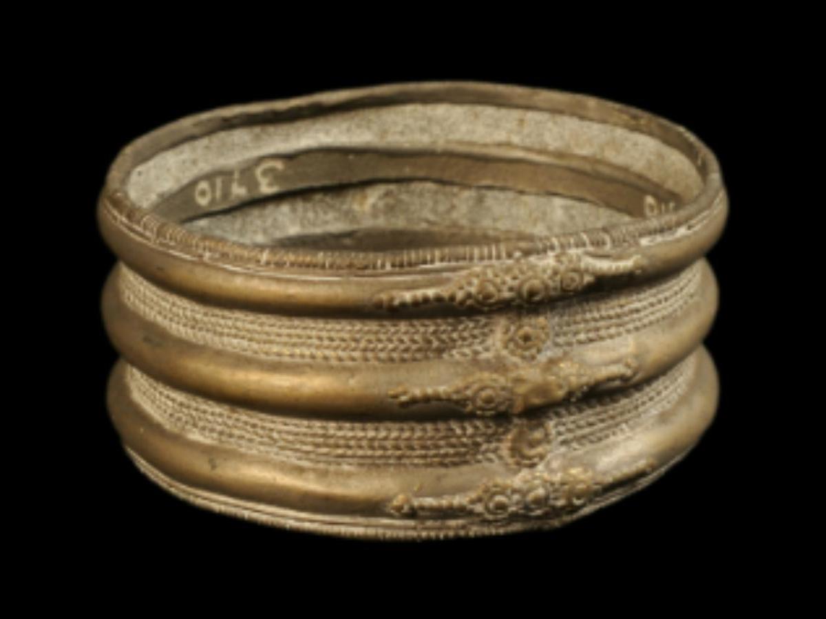 Circular Ridge Design Armlet Circular Ridge Design Armlet