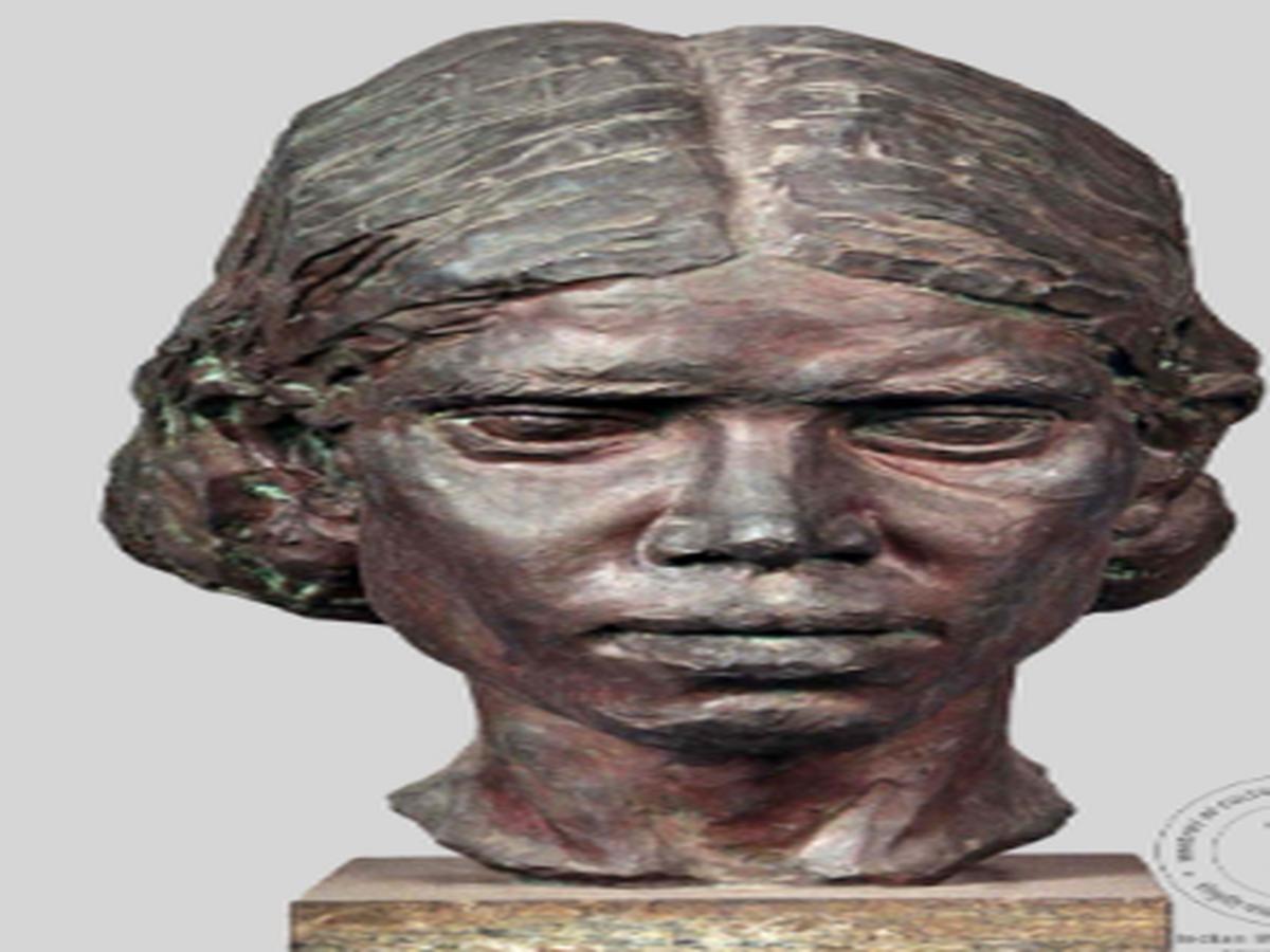 Bust of Kota Female Bust of Kota Female