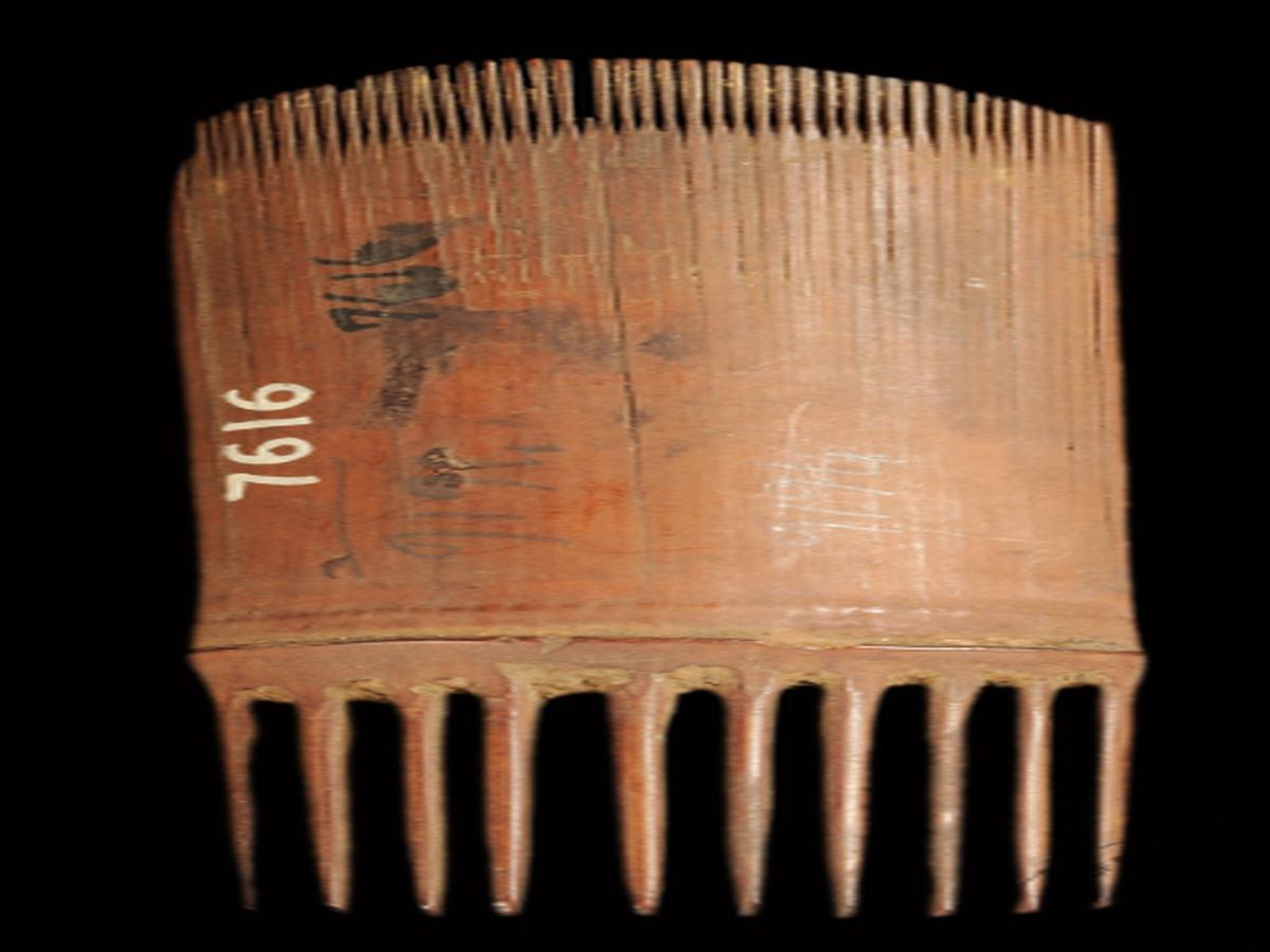Jeki: Dual-Edged Bamboo Comb Jeki: Dual-Edged Bamboo Comb