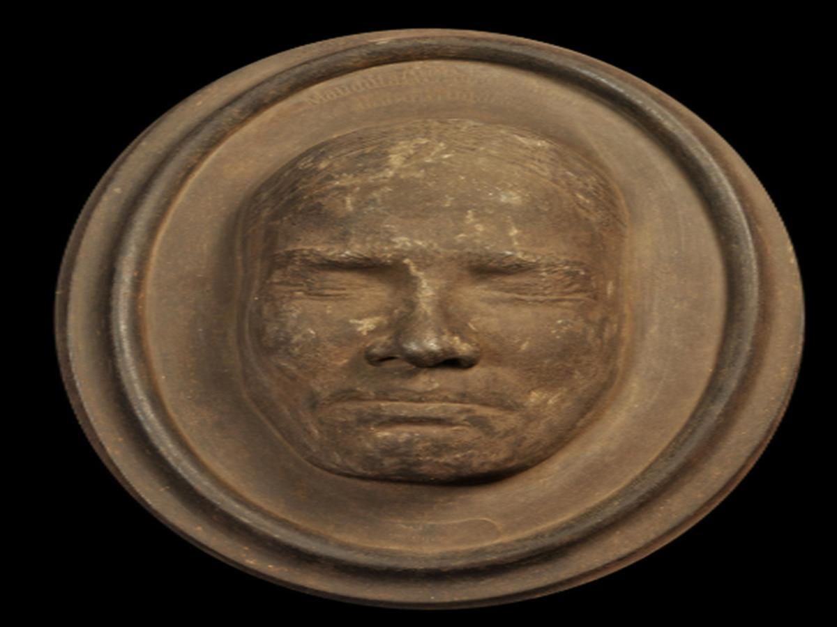 Mandata Face Mould Mandata Face Mould
