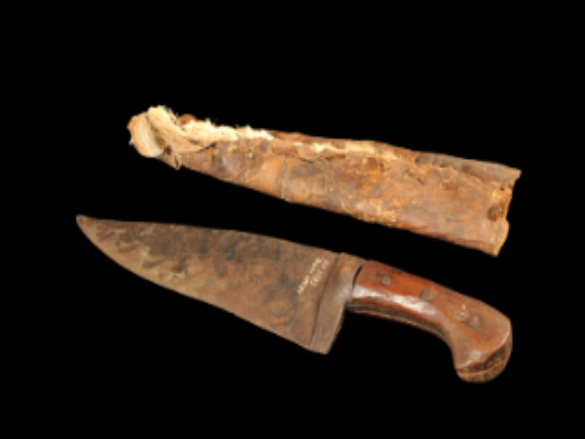 Iron Knife with Sheath Iron Knife with Sheath