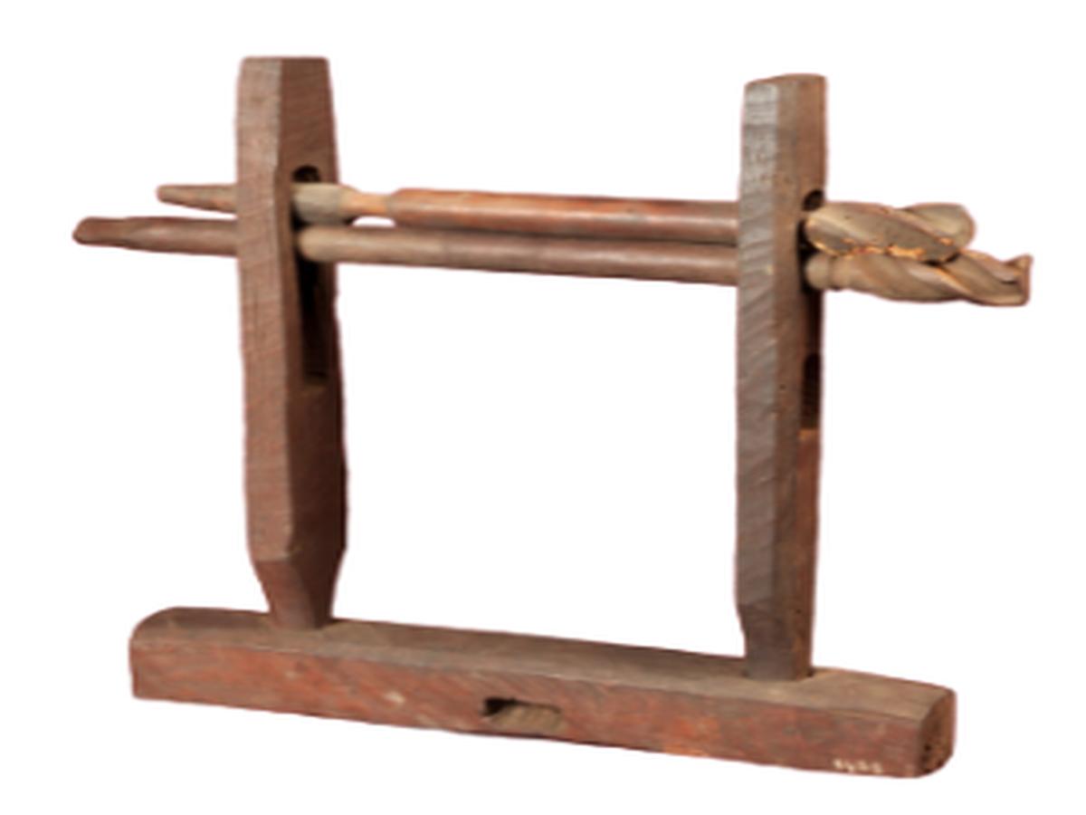 Ka-Tylliat – Weaving Apparatus Ka-Tylliat – Weaving Apparatus