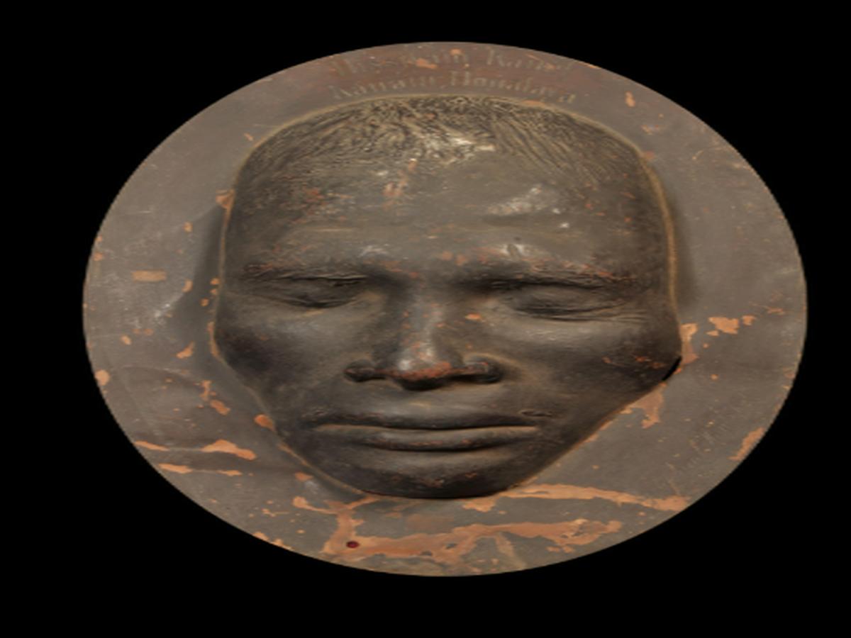 Hissiram Face Mould Hissiram Face Mould