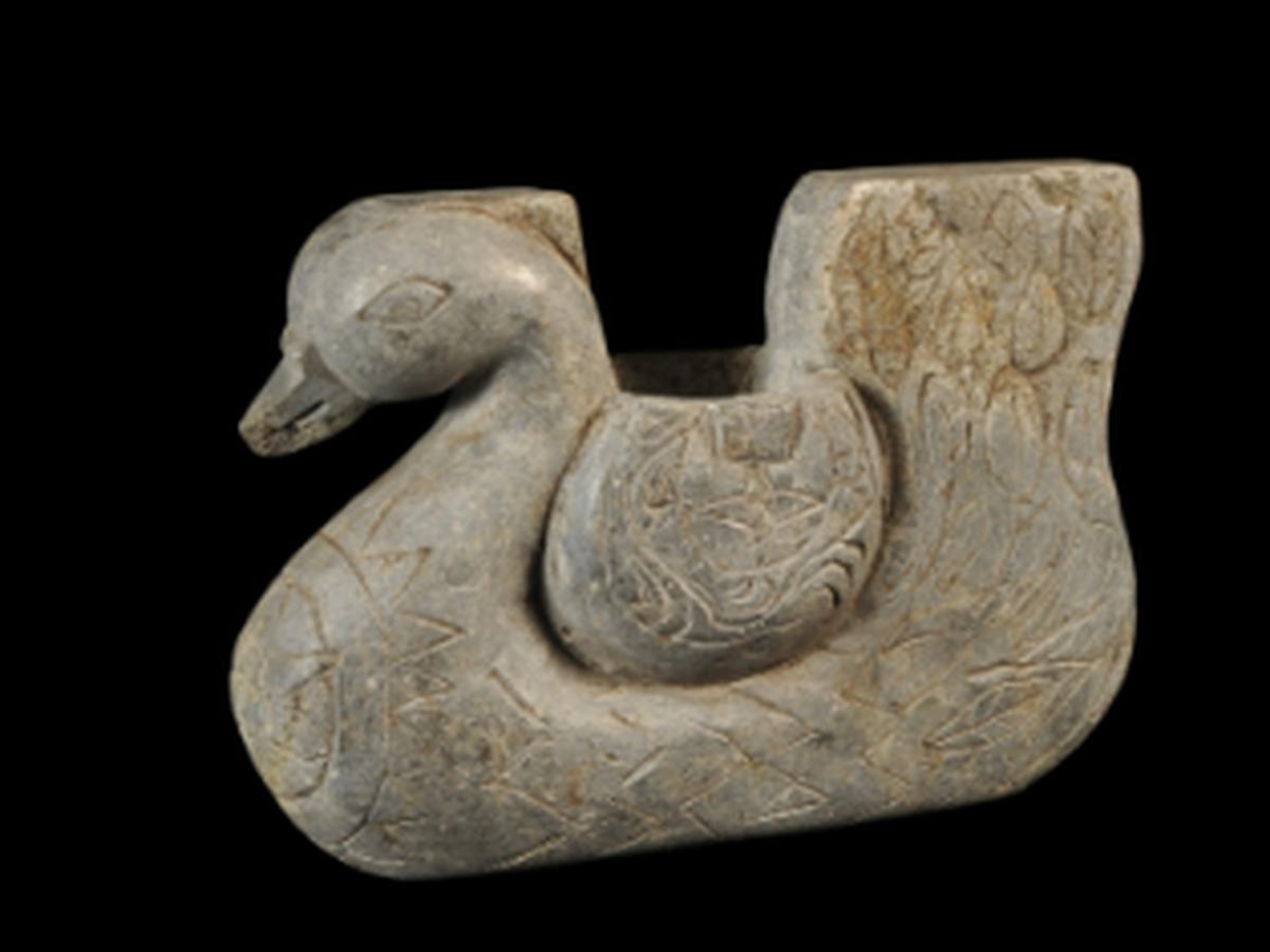 Decorative Swan Sculpture Decorative Swan Sculpture