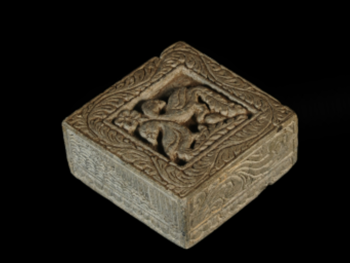Diamond-shaped paperweight Diamond-shaped paperweight