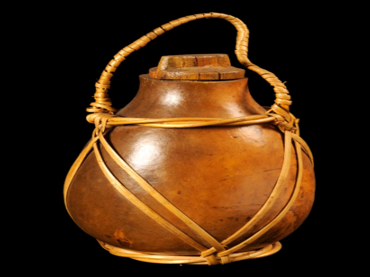 Traditional Gourd Container Traditional Gourd Container
