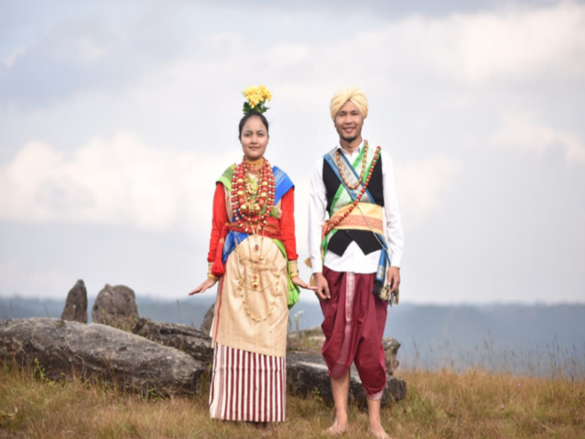 Pnar boy & girl from Jaintia Hills in their traditional dress Pnar boy & girl from Jaintia Hills in their traditional dress