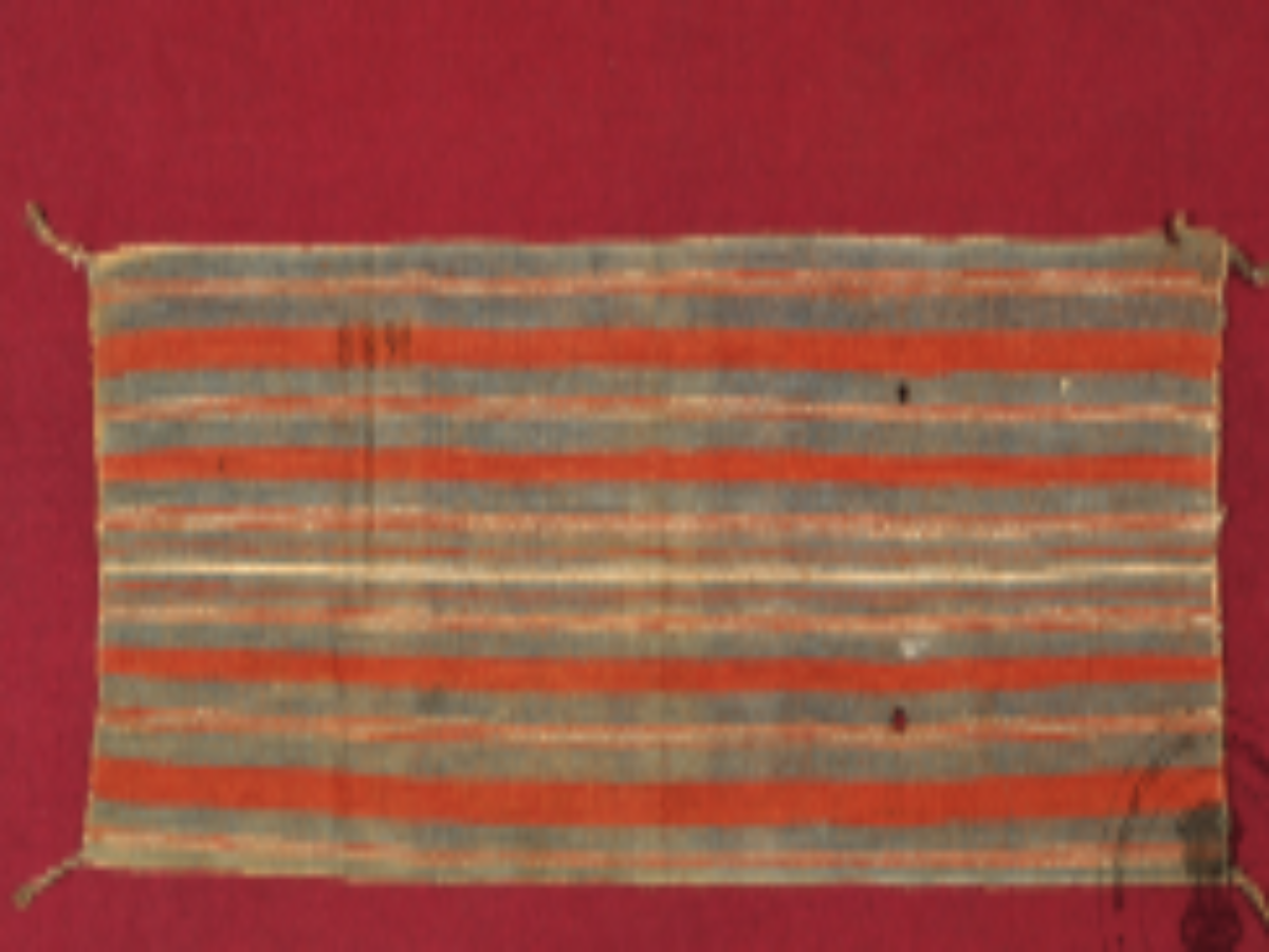 Cloth with stitched ends Cloth with stitched ends